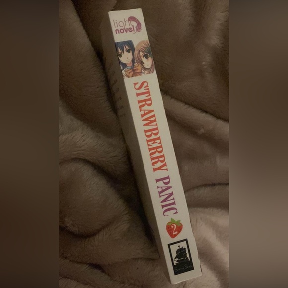 Strawberry Panic Light Novel Vol. 2 - Picture 2 of 3